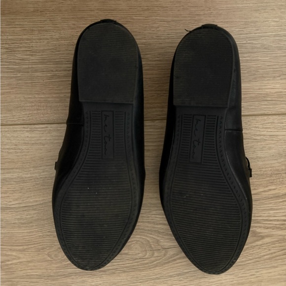 Black Leather Loafers with Silver Accent size 7.5 - Picture 2 of 3